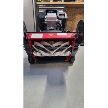 Kunstgrasborstel machine met Honda
