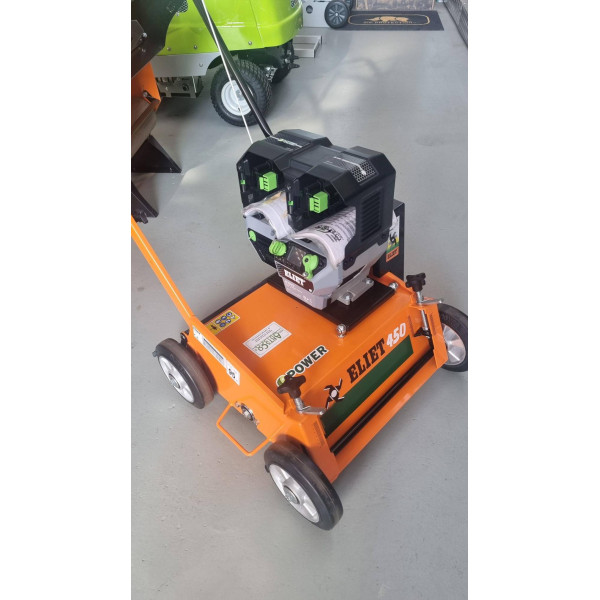 Verticuteer machine Benzine of Accu 45 cm met messen 